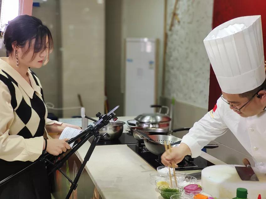 一城一味PK赛直播活动圆满落幕 对战江西新东方我们胜啦