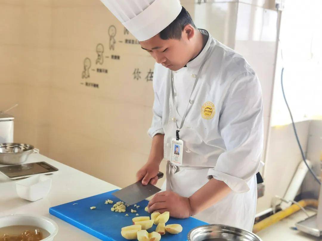 元宵节深圳新东方迎来体验潮 做汤圆我们也是认真的 