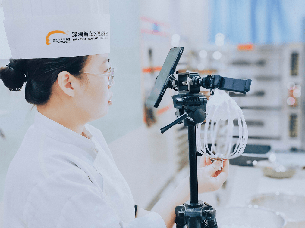 张晓璇老师：专注西点课程直播教学