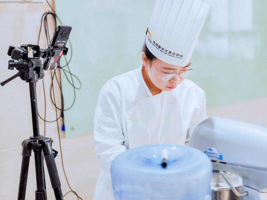 张晓璇老师：专注西点课程直播教学