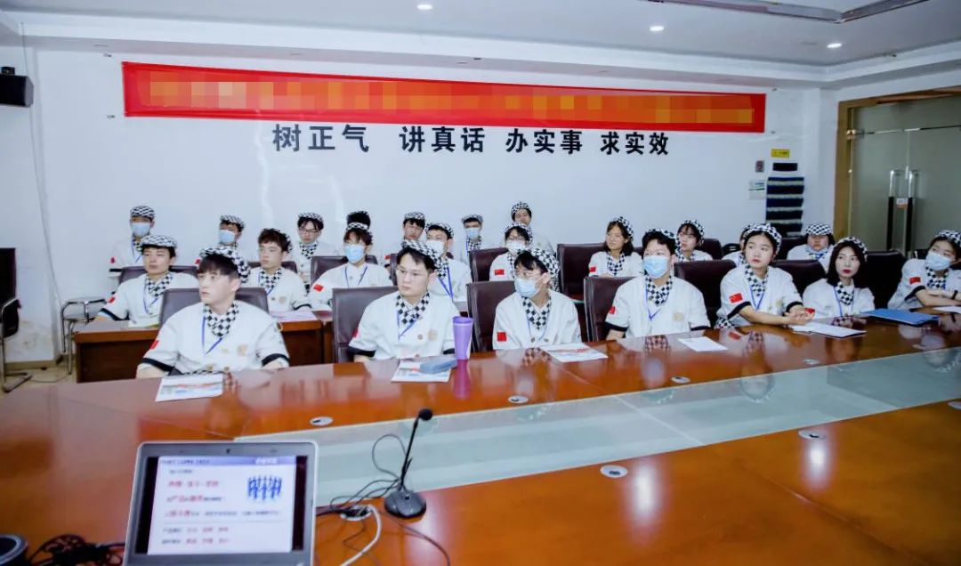 企业宣讲会｜卡玛王子走进深圳新东方，与学子一对一面谈答疑