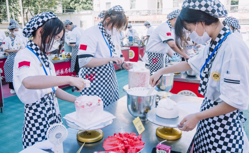 甜份爆棚！带你回顾2022夏秋季西点裱花创意大赛现场~