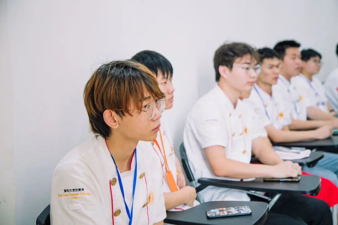 学生与企业双向选择，良厨本味来深圳新东方烹饪学校开展宣讲会！