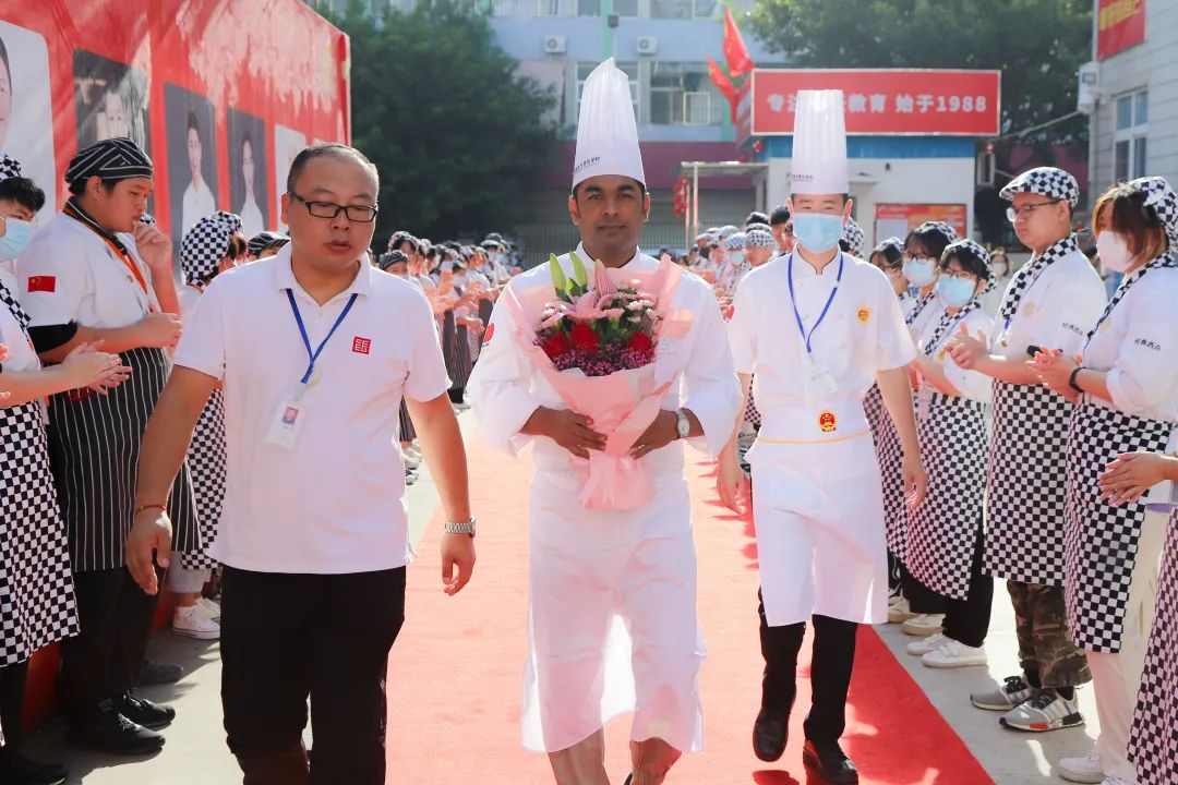 外教大师进校园：米其林三星餐厅厨师阿尔伯特给西点学子开课指导首日回顾~