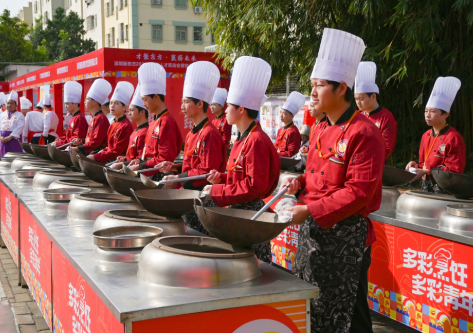 火热直击！2023深圳新东方春季大型人才双选会暨校企合作签约仪式精彩落幕~