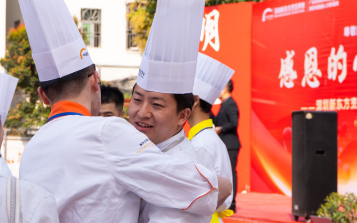 莘莘学子心，浓浓师生情~2023年深圳新东方感恩教育讲堂成功举办~