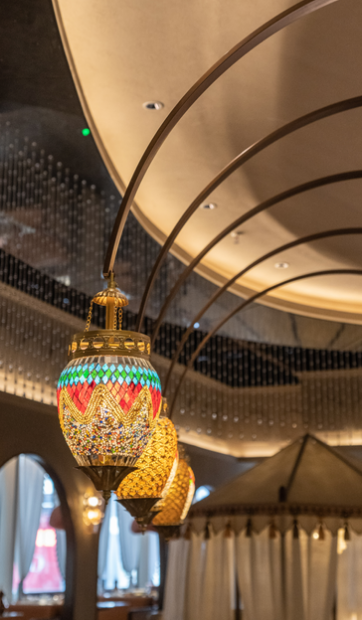 走进定向班企业『阿娜尔新疆风情餐厅』，回访毕业学子~