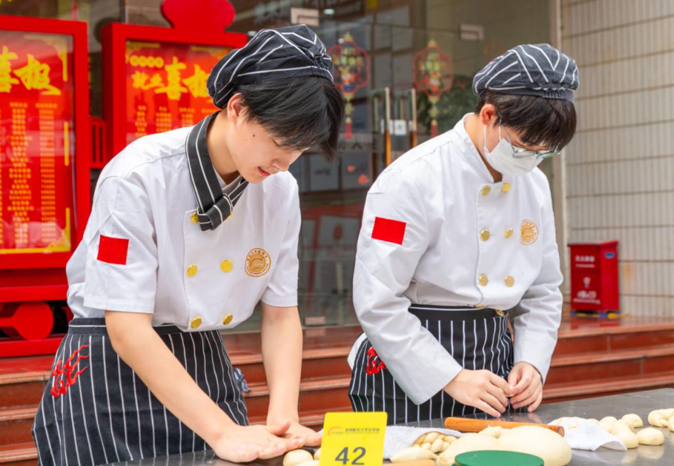 『班级赛事』5月2日中西式面点2201班VS经典西点2201班基本功PK精彩赛场直击~