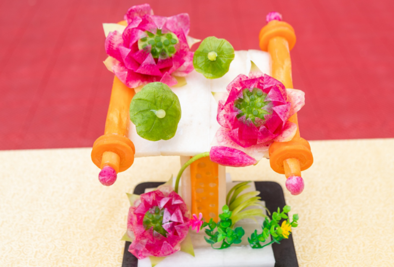 妙手生花，赏大厨精英2202班同学雕刻阶段考核作品，感受中式食雕艺术魅力