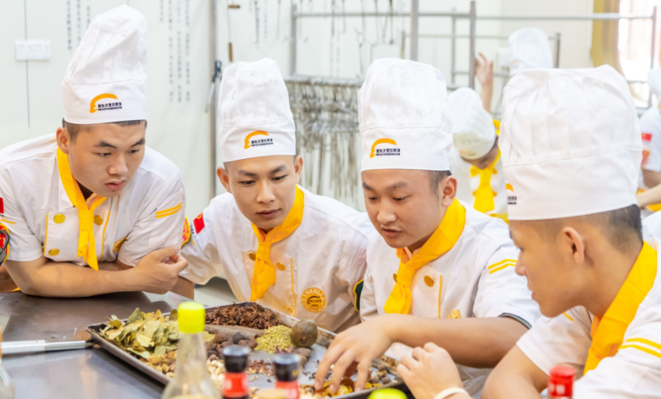 2023年深圳盐田区驻深部队官兵“粤菜师傅”培训班圆满落幕~