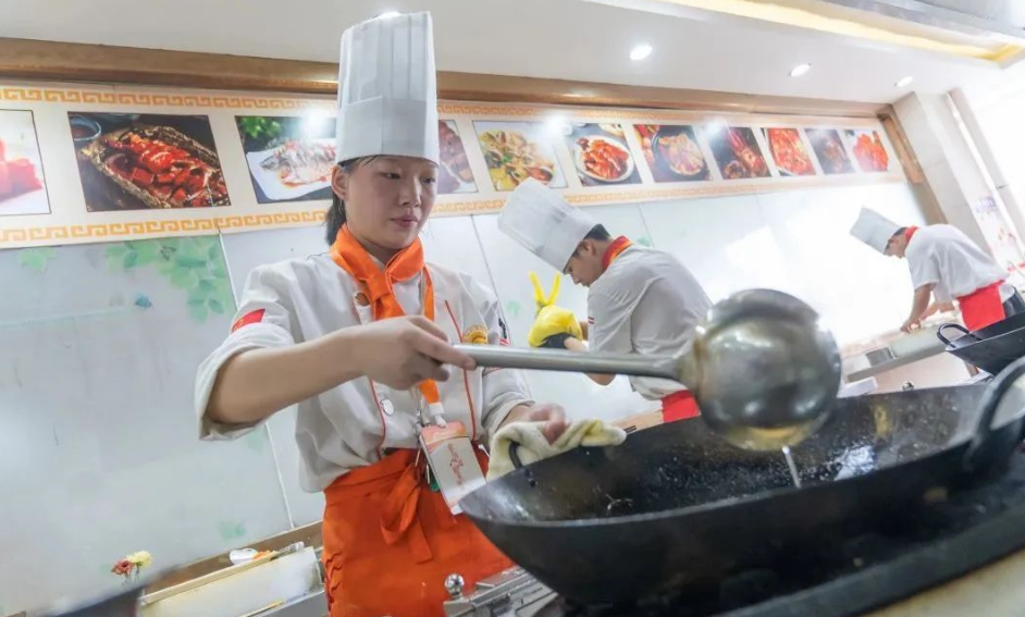 以“鱼”为题，赛出风采丨6月18日中餐热菜擂台决赛精彩回顾~