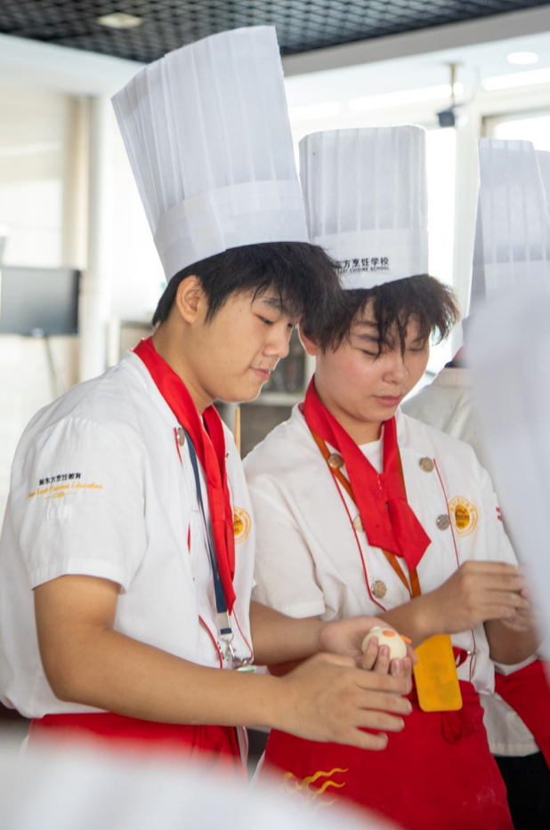 萌萌哒卡通包子新鲜出炉！来欣赏一下大厨精英2202班同学们的面点阶段考核作品吧~