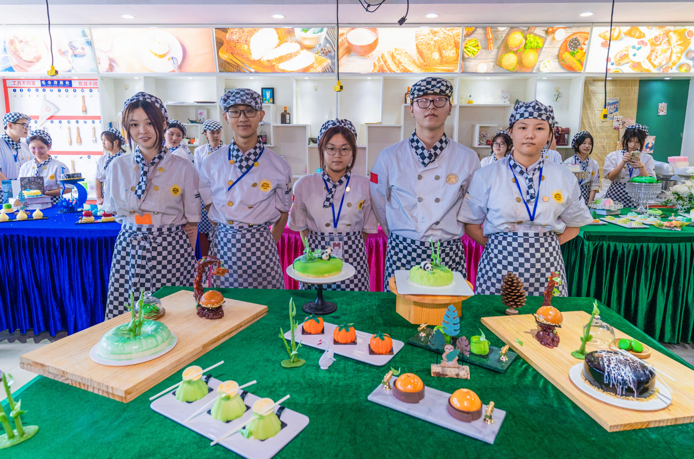 感受西点盛宴，经典西点2101班甜品台阶段考核