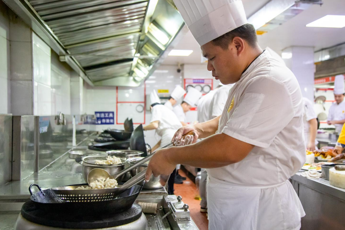 群师竞技，各领风骚丨7月8日深圳新东方烹饪教师大比武精彩瞬间回顾