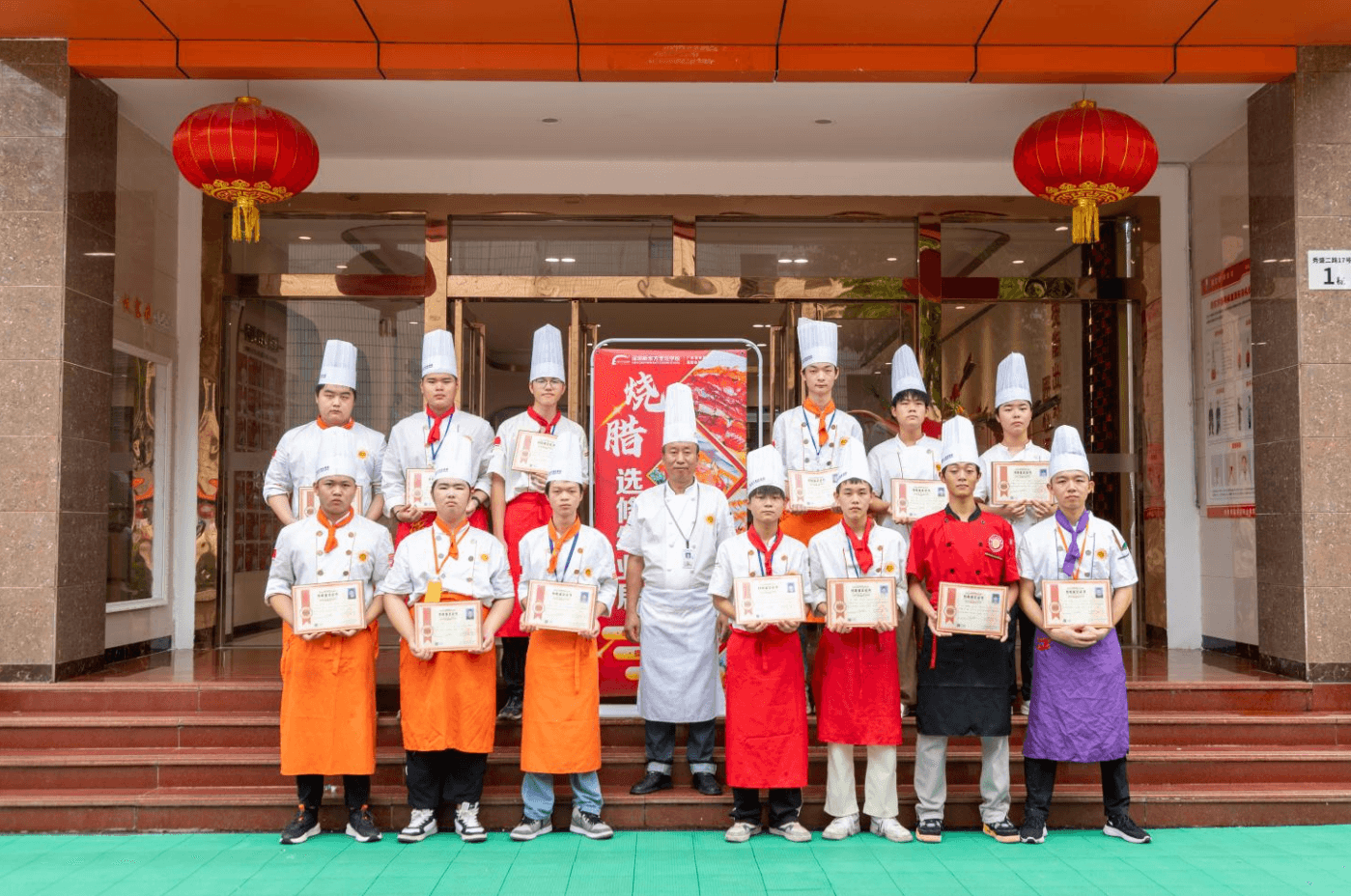 在广东，有一种情怀叫做“秋风起，食腊味”丨烧腊选修班结业展