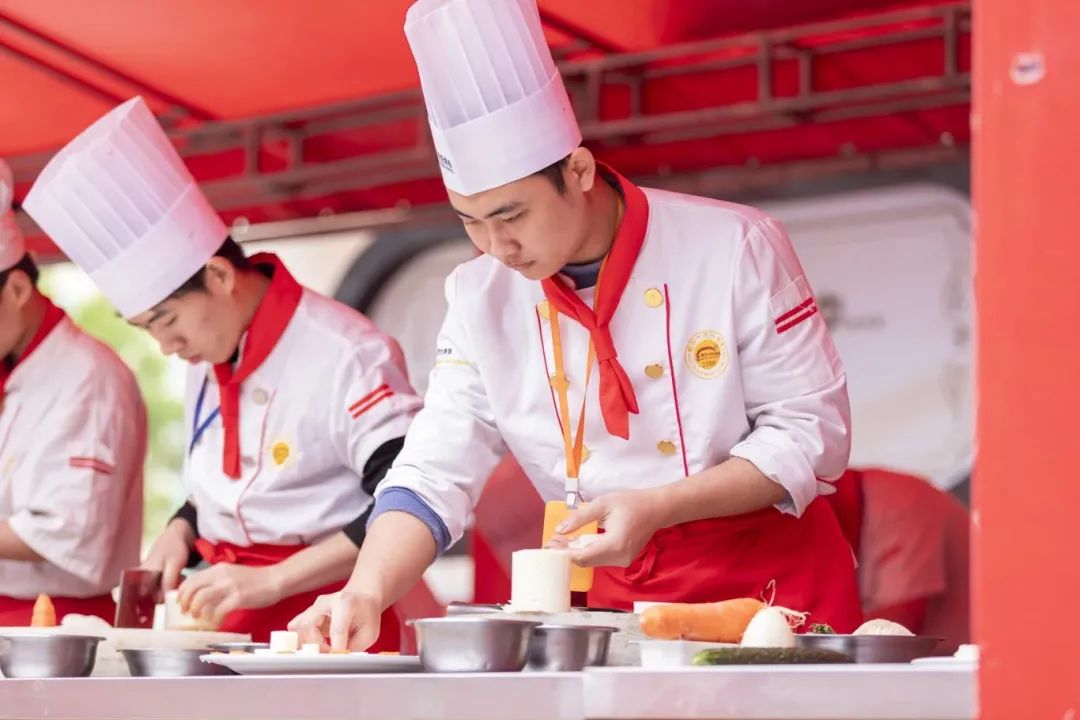 沉潜蓄势，厚积薄发丨他们在这场刀工技能争霸赛中火力全开！