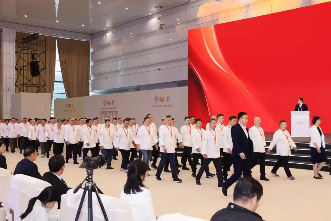 喜报！我校要克志老师荣获“中华金厨”金奖，披荆斩棘，再创佳绩！