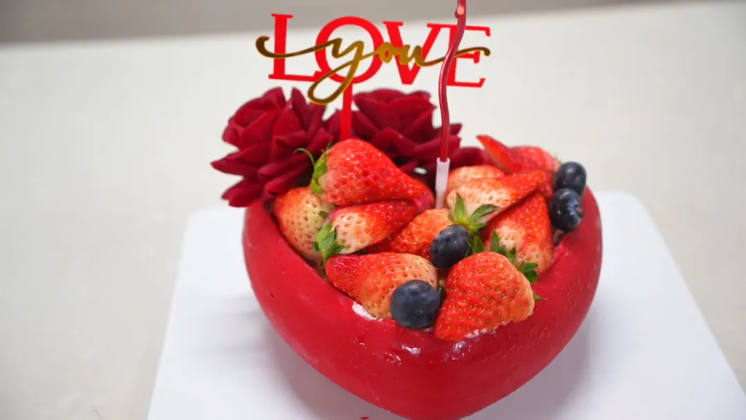 巧克力不会让你发胖，只会让你幸福感微微膨胀。深圳新东方巧克力体验课圆满结束！