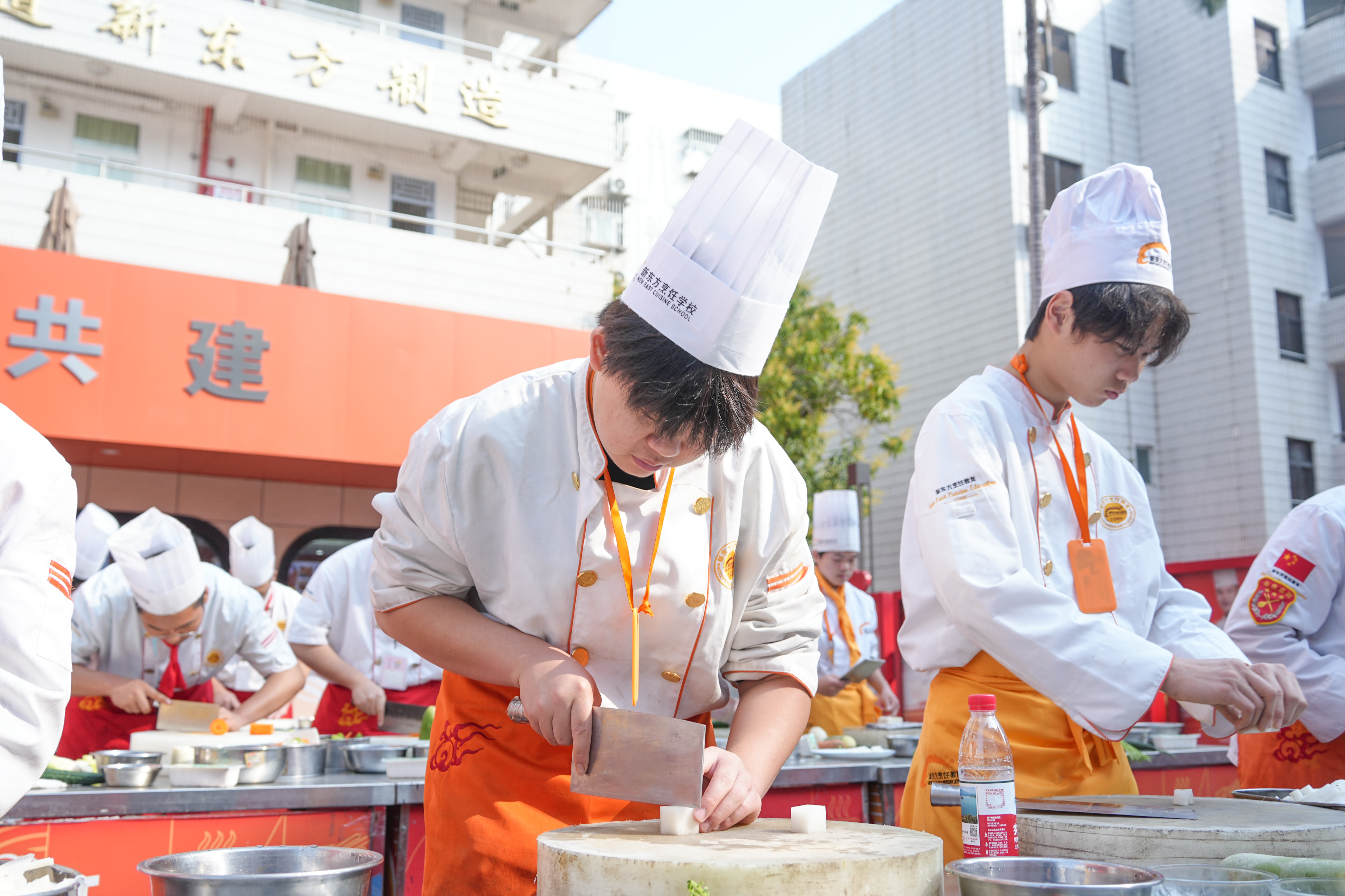 “刀” 舞青春 | 深圳新东方刀王争霸赛：以匠心致初心，以热爱赴未来