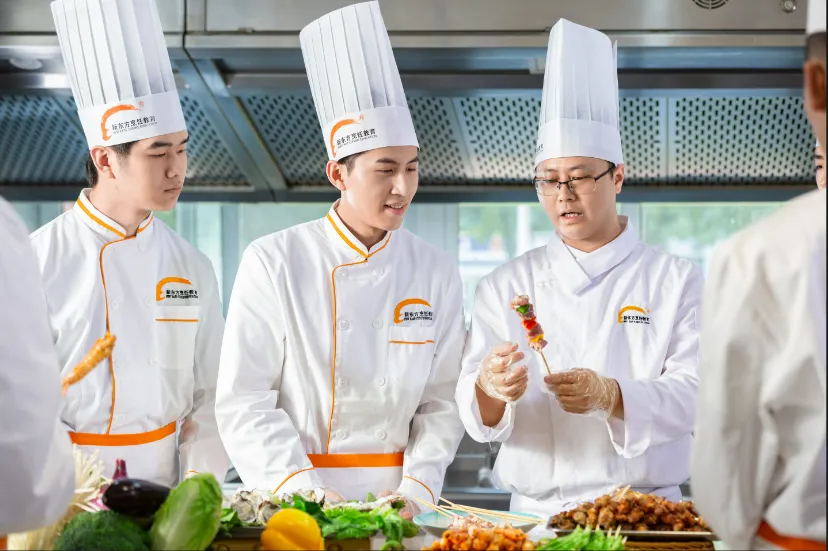 年末求职困境，你中招了吗？来深圳新东方烹饪学校，学技能，迎新机。