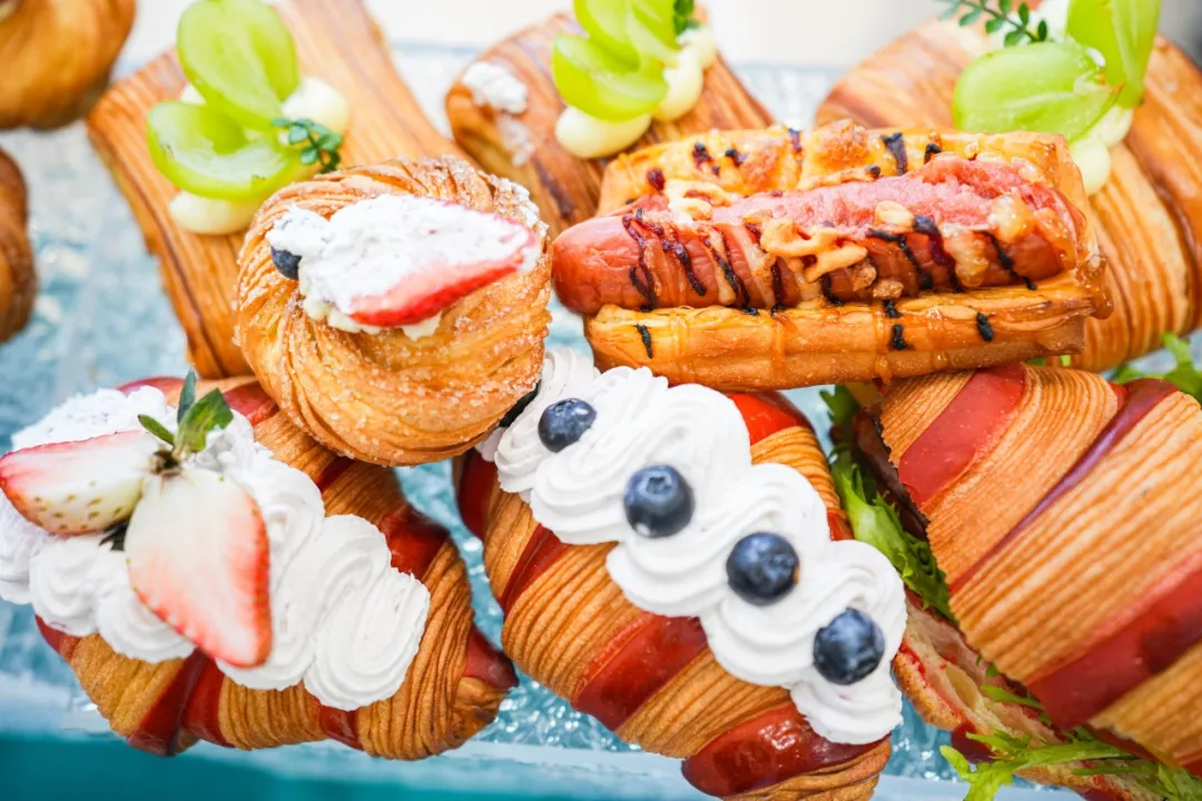 深圳新东方烹饪学校：2025年的第一条祝福！